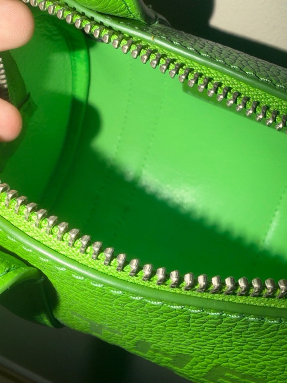 Marc Jacobs Green The Duffel Mini Leather Crossbody Bag - Picture 7 of 11